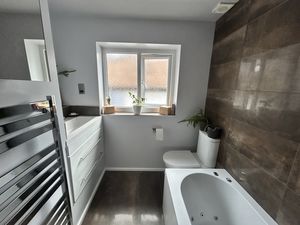 Photo 19- click for photo gallery